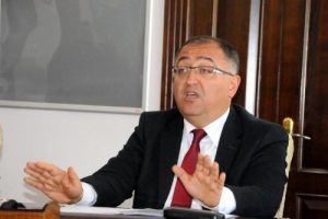 Yeni başkan 'Evde &ccedil;alışma' uygulamasını kaldırdı
