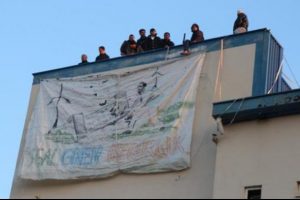 İstanbul'da operasyon: İş&ccedil;iler g&ouml;zaltında