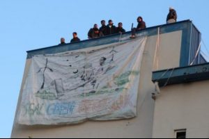 İstanbul'da greve giden &ccedil;ok sayıda iş&ccedil;i g&ouml;zaltına alındı