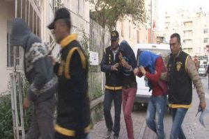 Bir sı&ccedil;radı iki sı&ccedil;radı &uuml;&ccedil;&uuml;nc&uuml; de yakalandı
