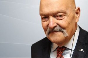 &Ccedil;ocuklar i&ccedil;in kendi hayatından vazge&ccedil;ti