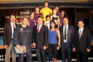 T&uuml;rkiye v&uuml;cut geliştirme şampiyonası başladı