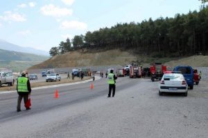 Kazayı seyrederken kaza kurbanı oldu