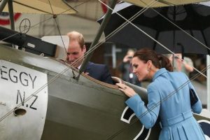 Kate Middleton'ın u&ccedil;ak merakı