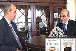 Başbuğ'dan &ouml;zeleştiri