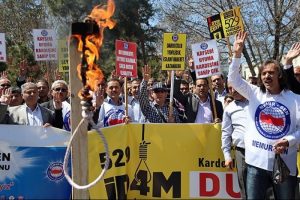T&uuml;rkiye idam kararına sessiz kalmıyor
