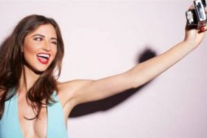 "Selfie" &ccedil;ılgınlığına psikiyatrist yorumu