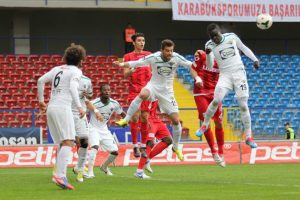 Akhisar'ın y&uuml;z&uuml; Karab&uuml;k'te g&uuml;ld&uuml;:0-2