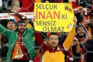 Sel&ccedil;uk İnan'a b&uuml;y&uuml;k destek
