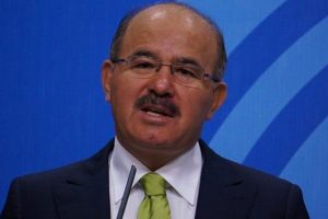 "Avu&ccedil;larını yalarlar"