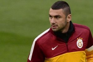 Burak Yılmaz s&ouml;zleşmesini uzatıyor!