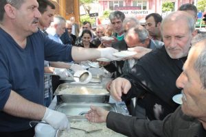 Bursa M&uuml;ft&uuml;l&uuml;ğ&uuml;'nden Kutlu Doğum pilavı