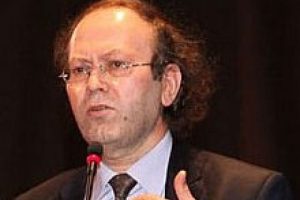 Se&ccedil;im &ouml;ncesi Yeni Şafak yazarından &ccedil;ok &ccedil;arpıcı yorum