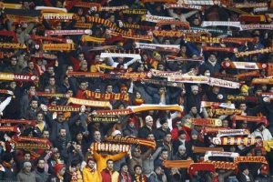 Galatasaray taraftarları bilet fiyatlarına isyan etti!