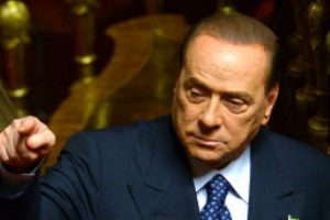 Berlusconi'ye Şok ceza! Kamu hizmeti yapacak!