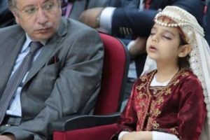 Yorulan 'k&uuml;&ccedil;&uuml;k sultan' uyuya kaldı