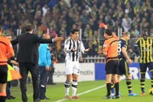 C&uuml;neyt &Ccedil;akır derbi ma&ccedil;ını iade etti