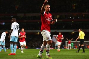 Arsenal  West Ham'ı &ouml;ne ge&ccedil;tiğine pişman etti:3-1