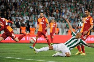 Bursaspor İstanbul takımlarına "teslim" oldu