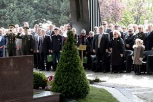 Turgut &Ouml;zal mezarı başında anıldı