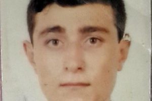 Alışveriş merkezinin 4'&uuml;nc&uuml; katından d&uuml;şt&uuml;
