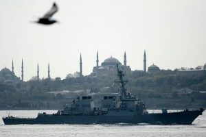 İstanbul Boğazı gemi trafiğine a&ccedil;ıldı