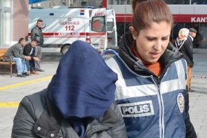 Kadınları '&Ccedil;ay, kahve ister misiniz?' diye pazarlamışlar