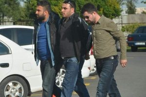 Su&ccedil; makinesi kardeşinin kimliğiyle yakalandı