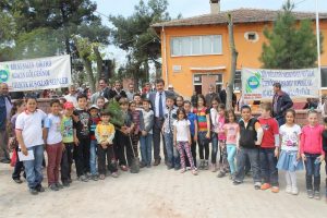 Yenişehir Belediyesi'nden fidan dikimi