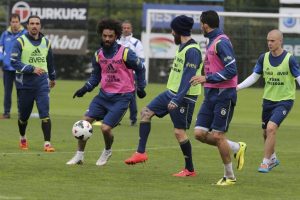 Fenerbah&ccedil;e'de derbi hazırlıkları s&uuml;r&uuml;yor