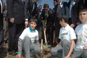 &Ccedil;ocuk Hatıra Ormanına 3 bin fidan