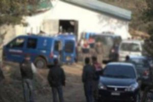 Karısını d&ouml;ven adam, iki askeri şehit etti