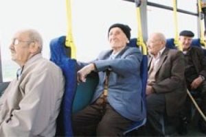 Yaşlıların indirimli seyahat kartlarında keyfilik hakim
