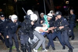 Emniyetten a&ccedil;ıklama geldi! Polis memuru amirlerinden habersiz...