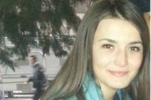 Kazada &ouml;len gen&ccedil; kıza h&uuml;z&uuml;nl&uuml; veda