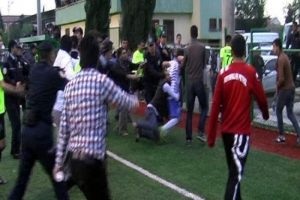 Ma&ccedil;ta tekme ve yumruklar konuştu