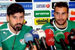 Bursasporlu futbolculardan galibiyet a&ccedil;ıklaması!