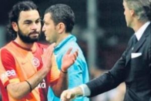 Sel&ccedil;uk İnan'ın gizemli tepkisi dikkat &ccedil;ekti!