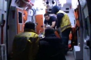 100 metre y&uuml;kseklikten dereye yuvarlandı