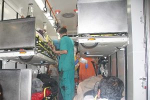 U&ccedil;aklardan ''varil'' bombaları attılar