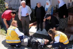 Kaskı sayesinde &ouml;l&uuml;mden d&ouml;nd&uuml;