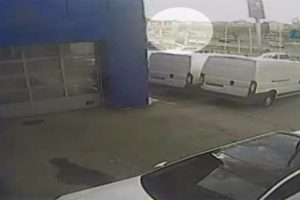 3 can alan otob&uuml;s kazası kamerada