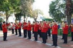 Belediye bandosundan a&ccedil;ık hava konseri