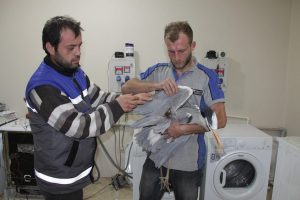 Yaralı balık&ccedil;ıl kuşuna sahip &ccedil;ıktı