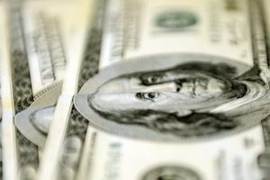 Dolar g&uuml;ne b&ouml;yle başladı
