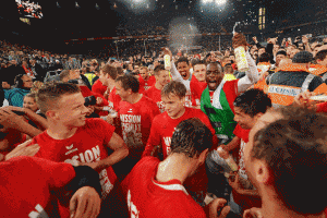 K&ouml;ln'&uuml;n Bundesliga sevinci!