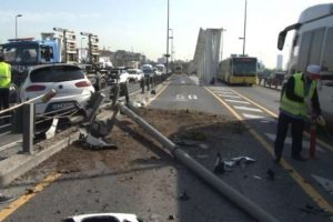 Kaza trafiği fel&ccedil; etti!