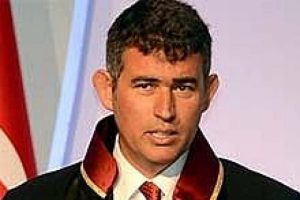 Metin Feyzioğlu'ndan muhalefete eleştiri
