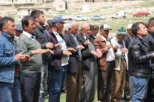 K&ouml;yl&uuml;ler yağmur duasına &ccedil;ıktı