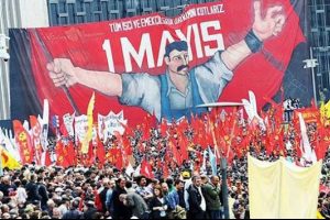 T&uuml;rk-İş Kadık&ouml;y DİSK Taksim'de